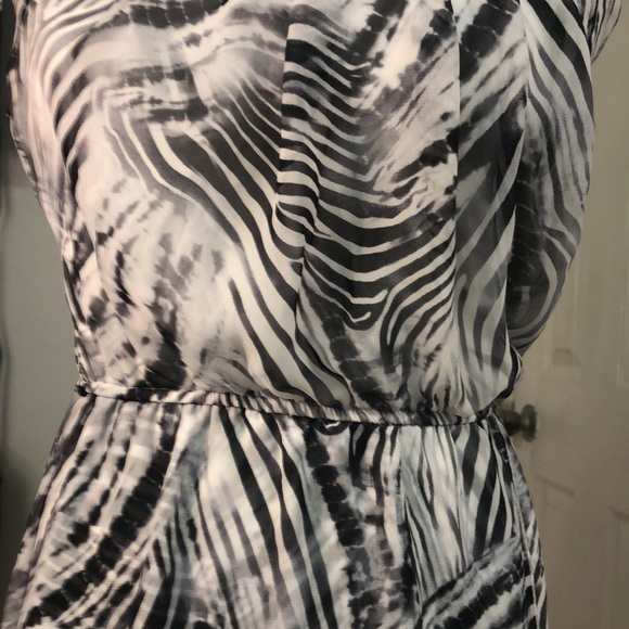 Trendyland Zebra strapless dress size medium - Picture 4 of 14